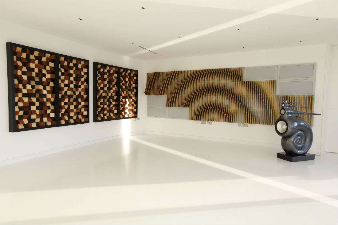 Art Meets Science in $6 Million Minimalist UK Mansion