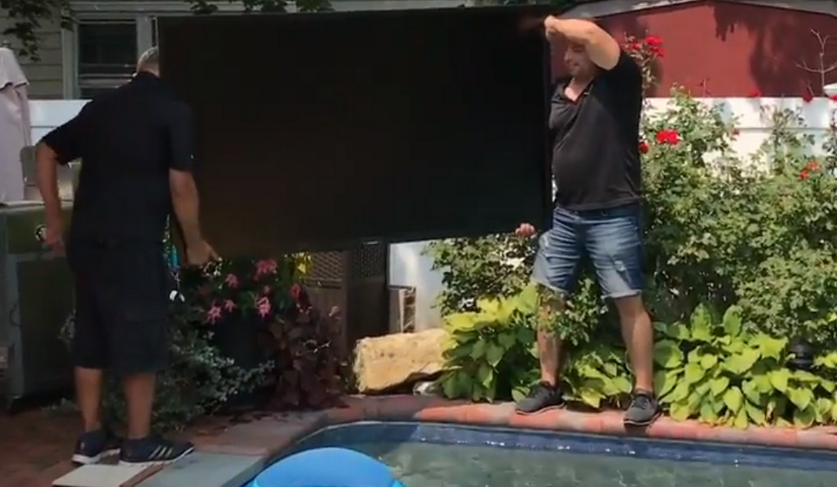 Video: The Most Daring Poolside Installation of a 75-Inch SunBriteTV