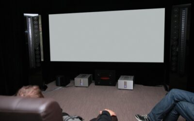 How to Find the Ideal Height for a Projector Screen