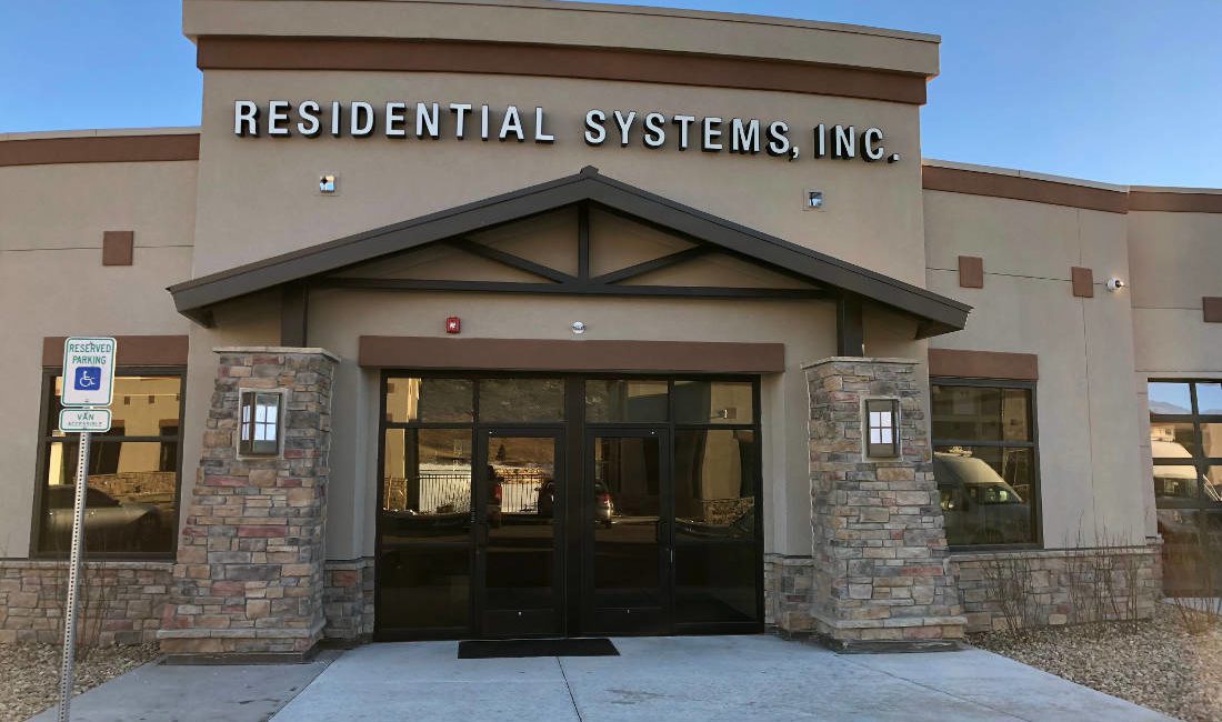 Should You Buy or Lease Your Showroom?