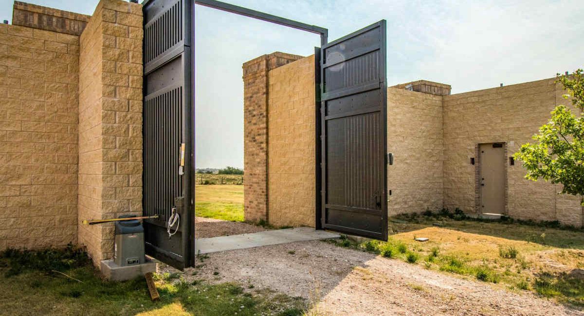 For Sale: $2.8 Million Doomsday Ranch with ‘First Class’ Survival Space for 22 Guests, slide 1