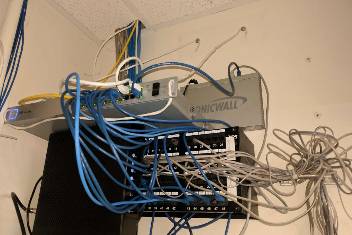14 Wiring Fails That Will Churn Your Stomach, slide 7