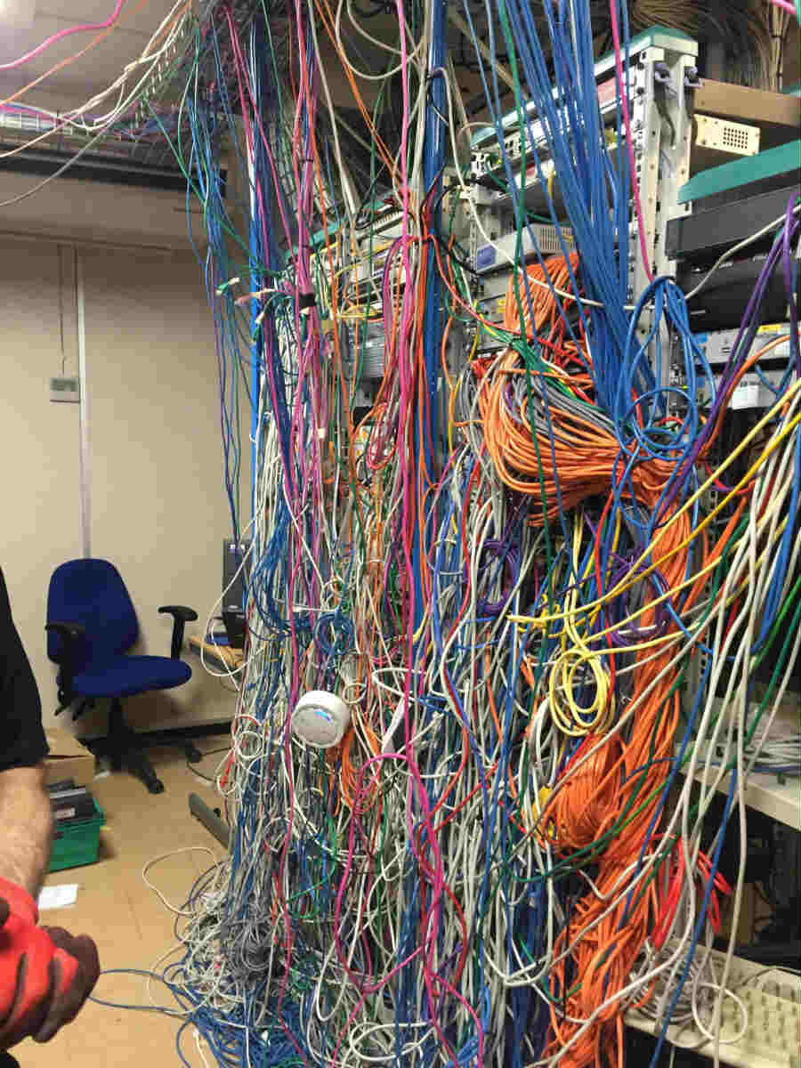14 Wiring Fails That Will Churn Your Stomach, slide 9