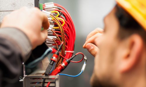 Why Electricians Should Focus More on Technology Wiring