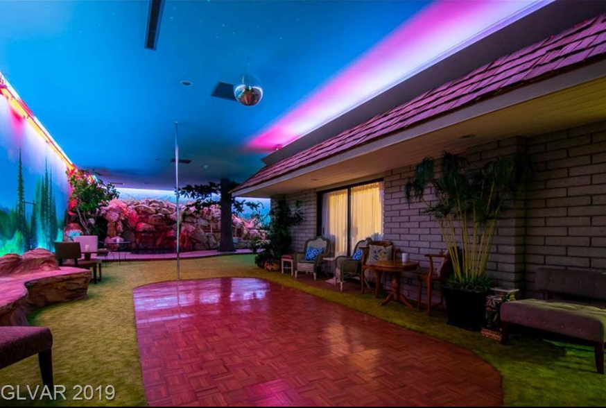 $18M Las Vegas Doomsday Wellness Bunker Is Mind-Blowing, slide 1