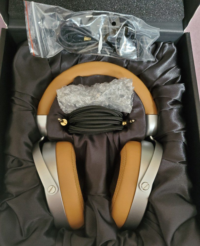 Hands-On: HiFiMan DEVA Might be the Best Budget Planar Magnetic Headphones on the Market, slide 1
