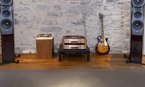 Moon by Simaudio 40th anniversary system