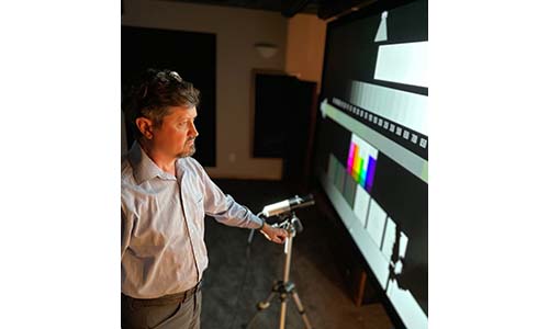 Seymour-Screen Excellence Ambient-Visionaire