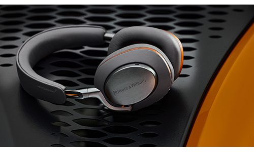 Bowers & Wilkins Px8