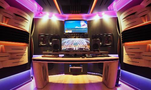 Acoustician Genelec Help Build Dj Duo