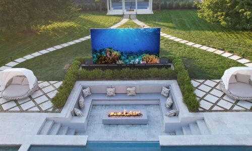 Hamptons outdoor entertainment area