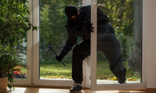 tech-savvy burglars wi-fi jammer