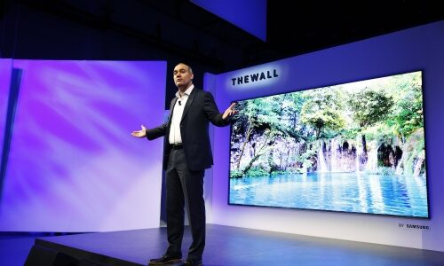 Samsung executive introducing The Wall.