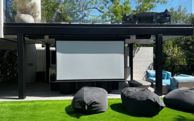 An Inverted Projector Makes Outdoor Theater Fit for an Enchanting Movie Night in Beverly Hills