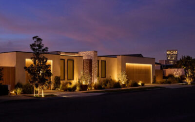 Newport Home Theaters Wraps Seaside Home’s Architecture in Warm, Soothing Light