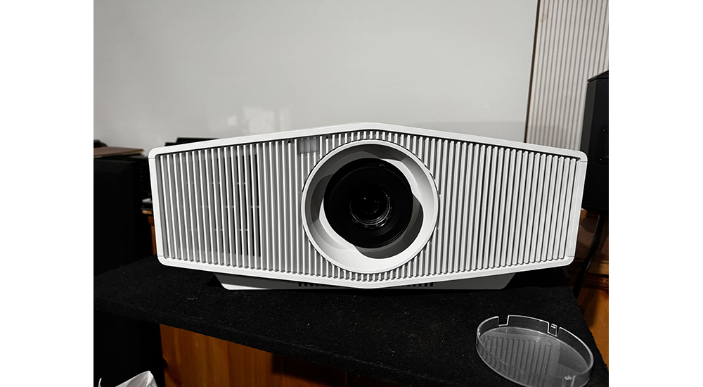 Sony BRAVIA Projector 7