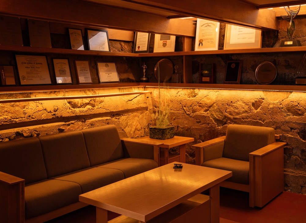 The conference room sitting area at Taliesin West.