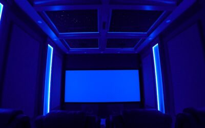 Immersive Private Cinema in Florida Evokes Calming, Deep Sea Aesthetics