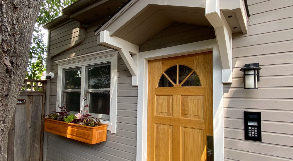 Back door entryway into Silicon Valley Airbnb property