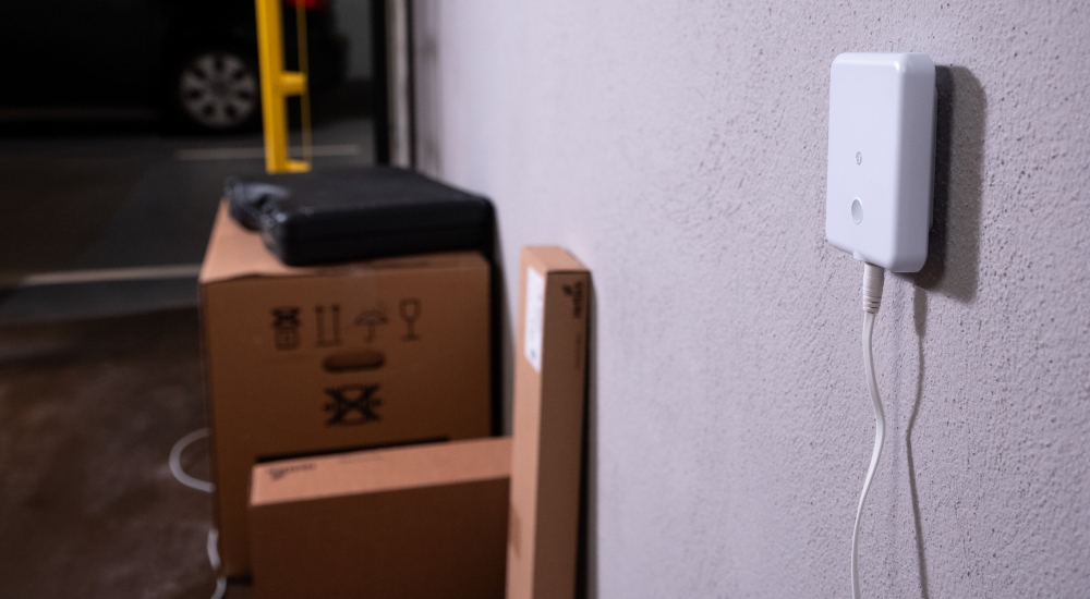 Shelly Flood Gen4 in a garage