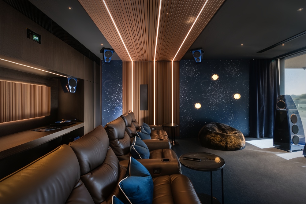 Home of the Year Award Winner 2025 Luxury Home Automation Blue Note Denote