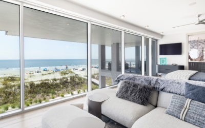 Oceanfront Suite Accentuates Panoramic Views with Natural Lighting Control